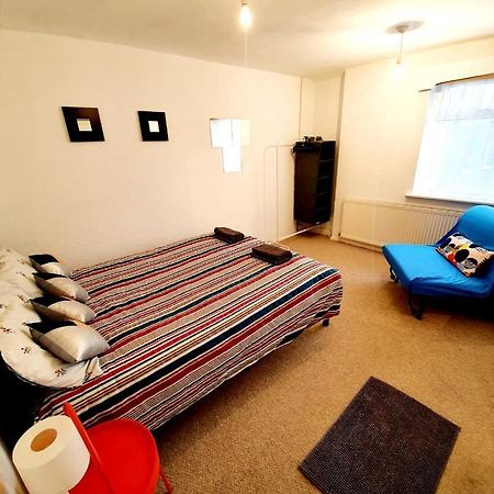 Rayleigh Town Centre 2 Bedroom Apartment 外观 照片