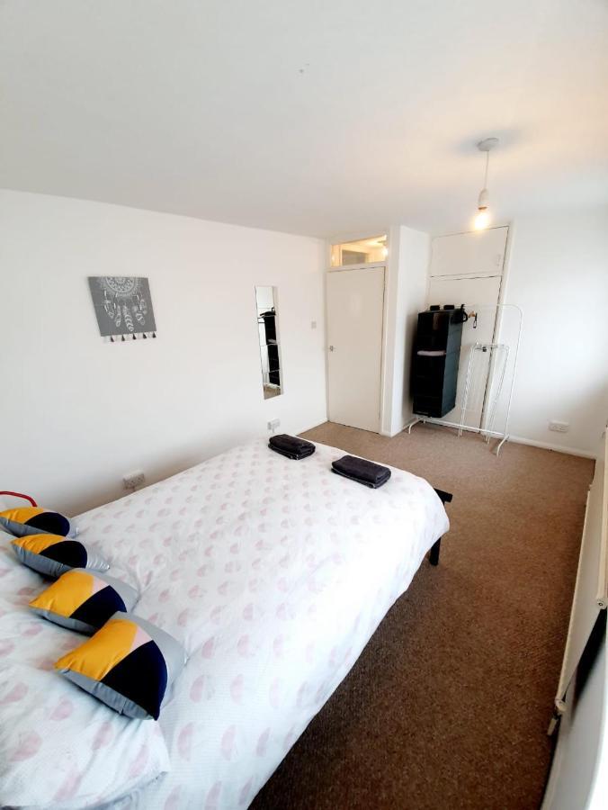 Rayleigh Town Centre 2 Bedroom Apartment 外观 照片
