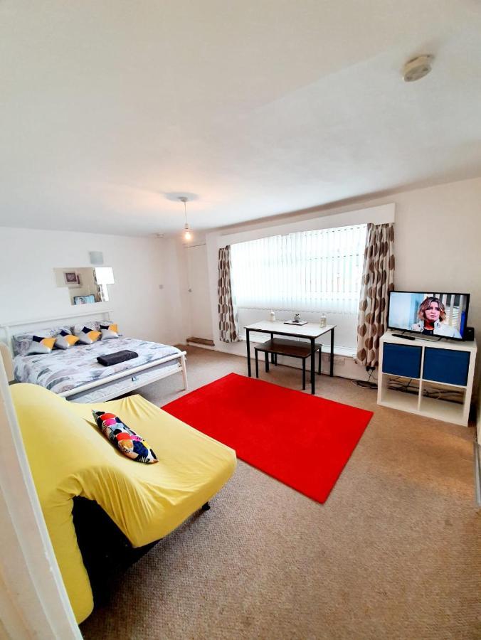 Rayleigh Town Centre 2 Bedroom Apartment 外观 照片
